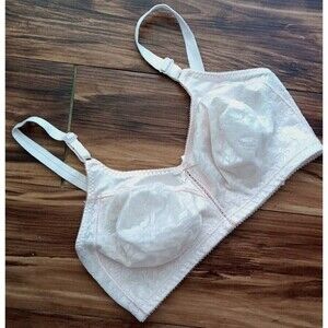 Bali Wireless Bra Size 36DD Light Pink Double Support Spa Closure 3372 Floral